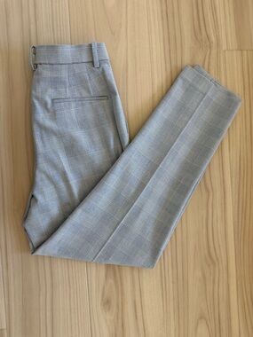 Uniqlo Soft Light Gray Glen Plaid Trousers. Size XS. Waist 24-25.